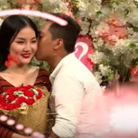 Đồng nghiệp “bắt” chàng trai phải bấm nút hẹn hò vì cô gái đặc biệt bên kia tấm rèm
