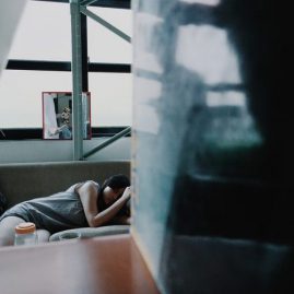 Anh ơi… đừng đánh… em đau!