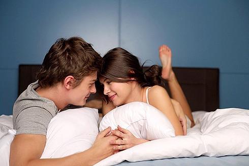 Những điều chị em chớ dại chia sẻ với bạn kẻo có ngày mất chồng như chơi-1